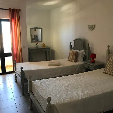 Suites & Hotel *